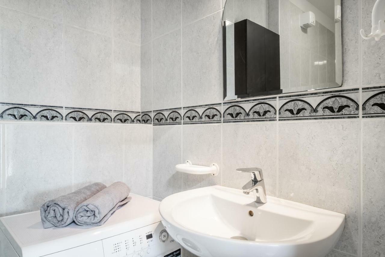 Bpr Soho Boutique Home With Ac บูดาเปสต์ ภายนอก รูปภาพ